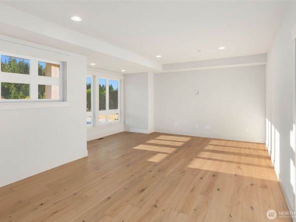 21041 SE 80th Street, Issaquah WA 98027