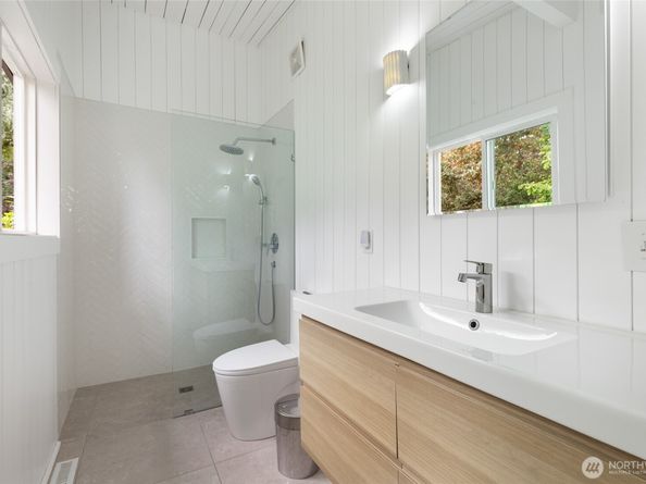 4018 89th Avenue SE, Mercer Island WA 98040