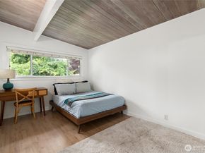 4018 89th Avenue SE, Mercer Island WA 98040