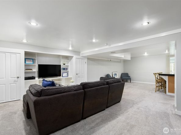 4018 89th Avenue SE, Mercer Island WA 98040