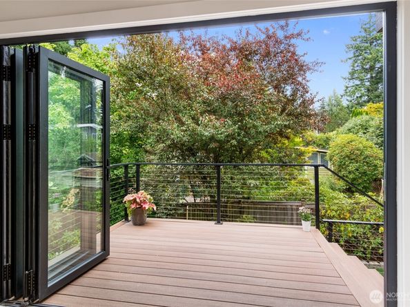4018 89th Avenue SE, Mercer Island WA 98040