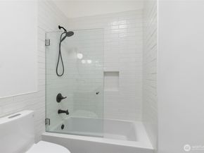 4018 89th Avenue SE, Mercer Island WA 98040