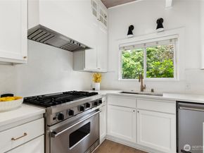4018 89th Avenue SE, Mercer Island WA 98040
