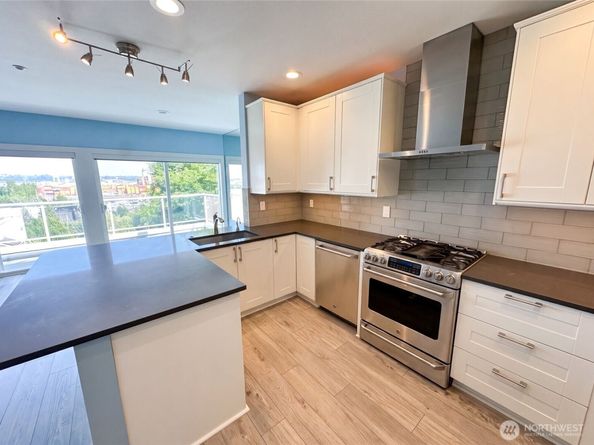 2325 Harbor Avenue SW B2, Seattle WA 98126