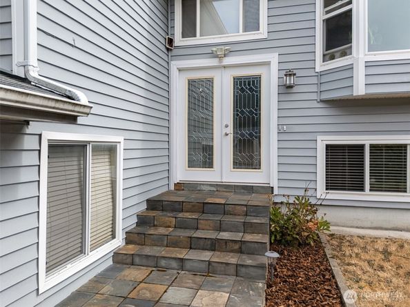 7048 Aegean Boulevard NE, Bremerton WA 98311