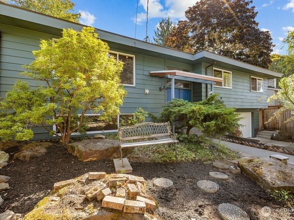 1216 Dayton Ave NE, Renton WA 98056