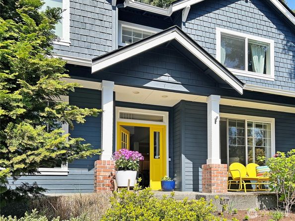8700 Rosario Place NE, Bainbridge Island WA 98110