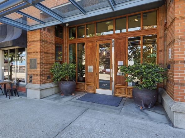 2414 1st Avenue 702, Seattle WA 98121