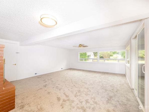 14463 58th Ave S, Tukwila WA 98168