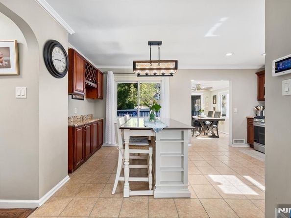 4 Marianne Terrace, Secaucus NJ 07094