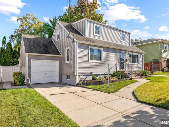 4 Marianne Terrace, Secaucus NJ 07094