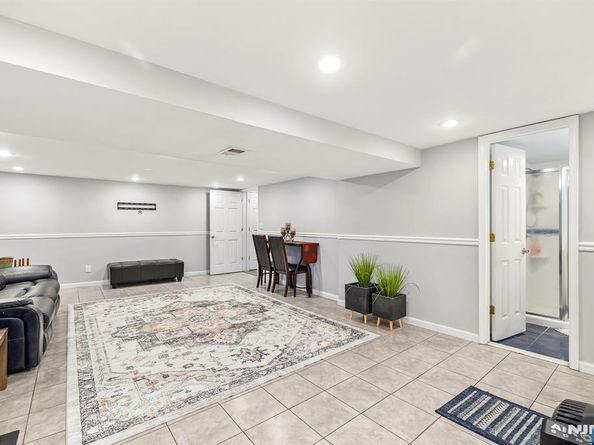 4 Marianne Terrace, Secaucus NJ 07094