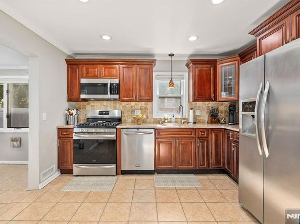 4 Marianne Terrace, Secaucus NJ 07094