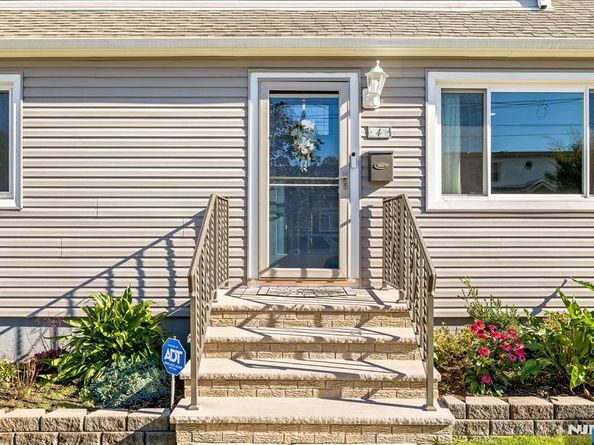 4 Marianne Terrace, Secaucus NJ 07094