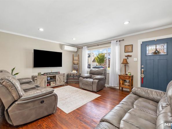 4 Marianne Terrace, Secaucus NJ 07094