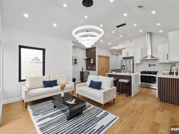 482 Kennedy Boulevard, Bayonne NJ 07002