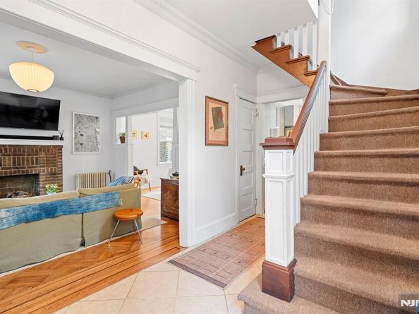 25 75th Street, North Bergen NJ 07047