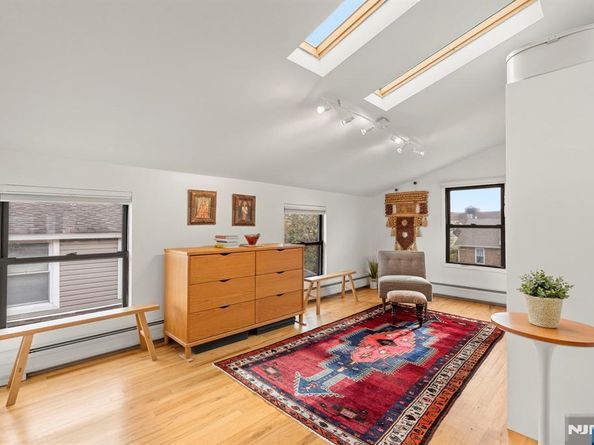 25 75th Street, North Bergen NJ 07047