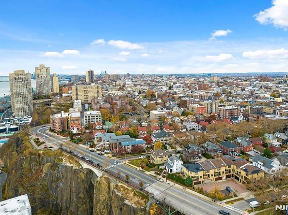 25 75th Street, North Bergen NJ 07047