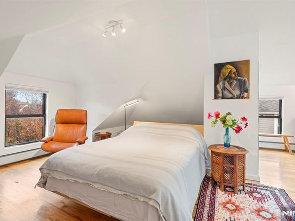 25 75th Street, North Bergen NJ 07047