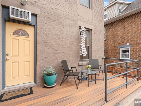 25 75th Street, North Bergen NJ 07047