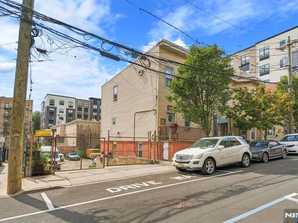 111 34th Street, Union City NJ 07087