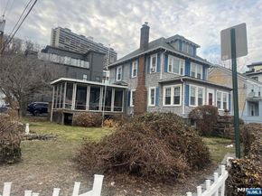 1332 River Road, Edgewater NJ 07020