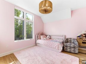 29 Roslyn Avenue, Englewood Cliffs NJ 07632