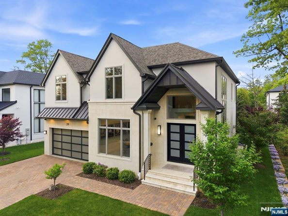 29 Roslyn Avenue, Englewood Cliffs NJ 07632