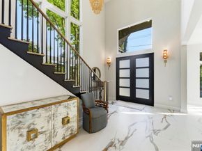 29 Roslyn Avenue, Englewood Cliffs NJ 07632