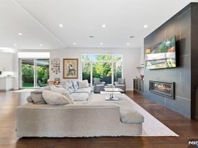 29 Roslyn Avenue, Englewood Cliffs NJ 07632