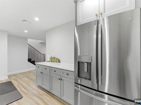 29 Roslyn Avenue, Englewood Cliffs NJ 07632