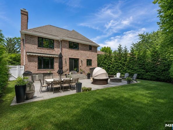 1152 Cumbermeade Road, Fort Lee NJ 07024