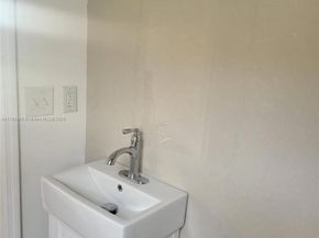 4295 NW 32nd Ave, Miami FL 33142