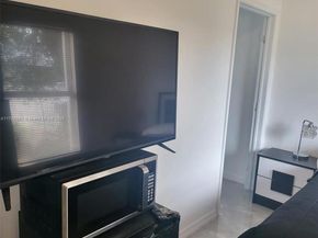 4295 NW 32nd Ave, Miami FL 33142