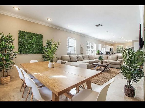 149 NW 48th St, Miami FL 33127