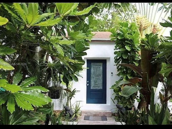 149 NW 48th St, Miami FL 33127