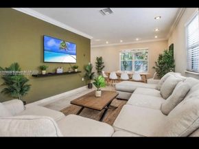 149 NW 48th St, Miami FL 33127
