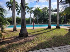 9360 Fontainebleau Blvd 208, Miami FL 33172