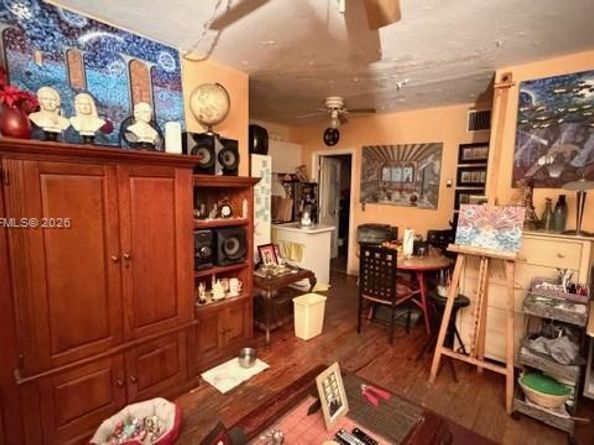 1275 Marseille Dr 40, Miami Beach FL 33141