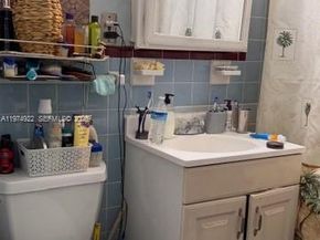 1275 Marseille Dr 40, Miami Beach FL 33141