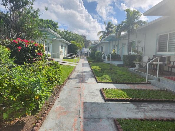 1239 Marseille Dr 4, Miami Beach FL 33141
