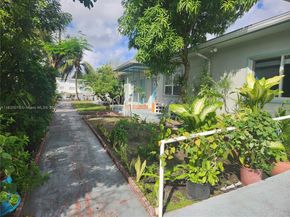 1239 Marseille Dr 4, Miami Beach FL 33141