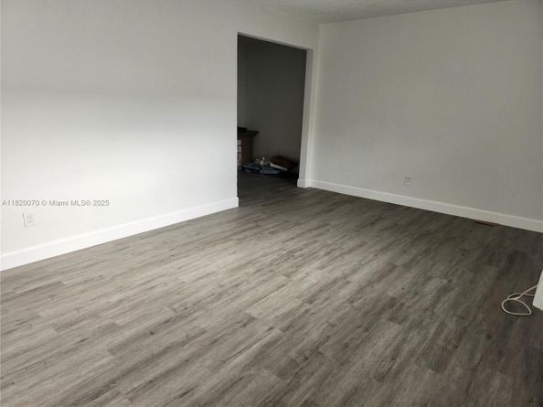 1239 Marseille Dr 4, Miami Beach FL 33141
