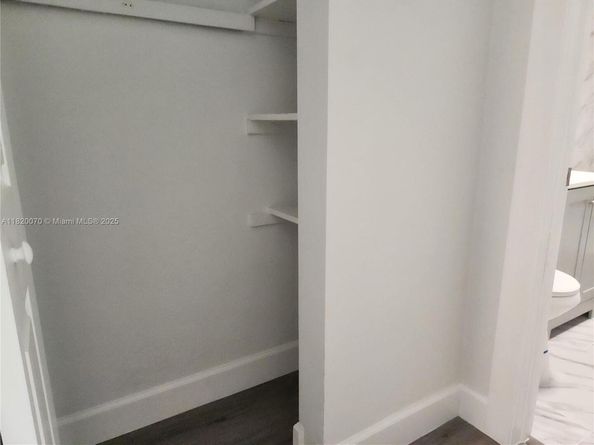 1239 Marseille Dr 4, Miami Beach FL 33141