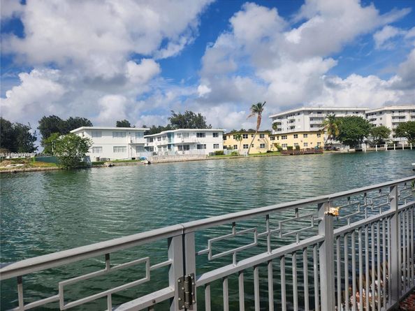 1239 Marseille Dr 4, Miami Beach FL 33141