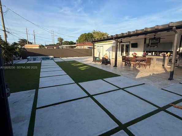 5168 E 8th Ln, Hialeah FL 33013