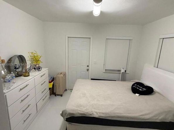 5168 E 8th Ln, Hialeah FL 33013