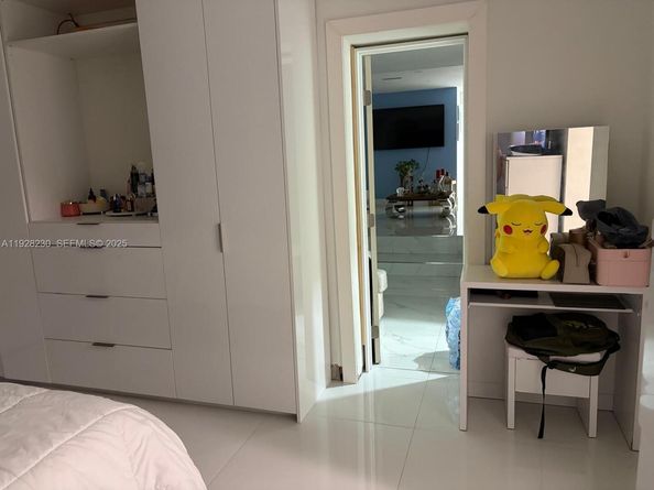 5168 E 8th Ln, Hialeah FL 33013