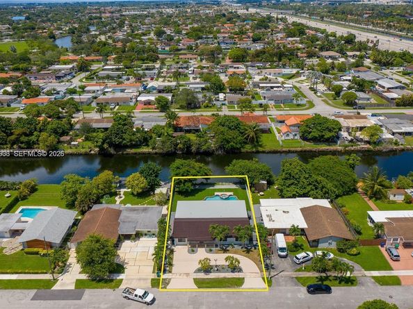 11835 SW 37th St, Miami FL 33175
